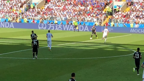 21岁皇马新星爆发：关键对决担纲核心，欧冠激战巨兽挑战