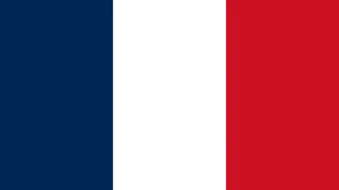 蓝军球迷高喊口号抗辩管理层：非阿森纳派，勿让切尔西蒙羞！